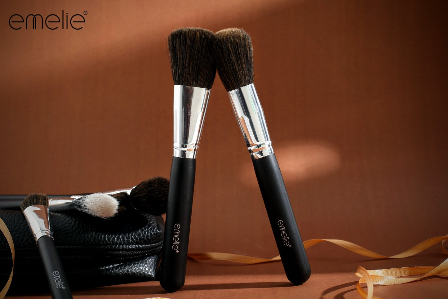 Ultimate Essentials Brush Set with Bag (6pcs)
