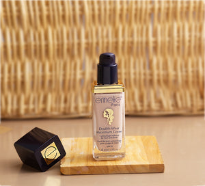 Double Wear Maximum Cover Foundation feature 3